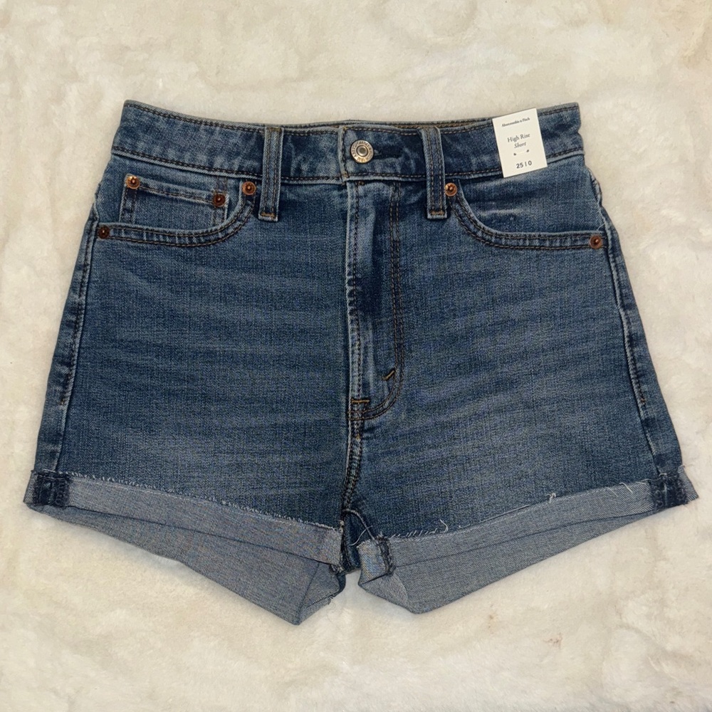 NWT Abercrombie High Rise Denim Shorts Size 25